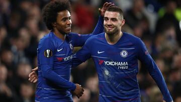 LONDON, ENGLAND - MARCH 07: Willian of Chelsea celebrates scoring their 2nd goal with Mateo Kovacic during the UEFA Europa League Round of 16 First Leg match between Chelsea and Dynamo Kyiv at Stamford Bridge on March 7, 2019 in London, England. (Photo b
