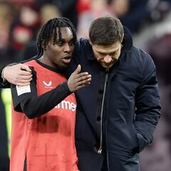 Xabi Alonso, contra un muro