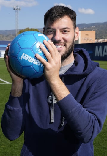 Roko Baturina con el esfrico.