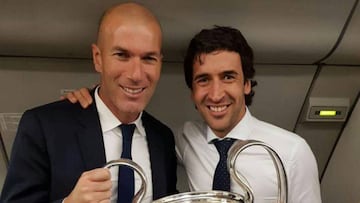 Raúl junto a Zidane.