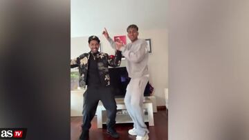 El joven futbolista compartió un clip donde él y Mounir Nasraoui se lucen con un baile que ya supera los 20 millones de vistas en redes.