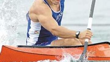 <b>ESTUVO EN SYDNEY. </b>El piragüista Jovino González en la cita olímpica durante la prueba clasificatoria de los 500 metros en K-1.