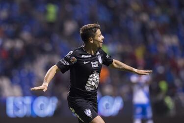 El inicio de la jornada 14 del Clausura 2018 nos regaló un encuentro lleno de goles con la victoria 2-6 de Pachuca ante Puebla. El héroe de la noche fue el argentino Sebastián Palacios, quien lució con cuatro anotaciones ante los 'Camoteros'. La última vez que un futbolista de Liga MX lograba esta cifra en un mismo partido fue Fernando Uribe el 12 de septiembre de 2015 vistiendo la camiseta de Toluca. De esta manera, los ‘Tuzos’ se colocaron octavos de la clasificación general y sueñan con llegar a la liguilla. 