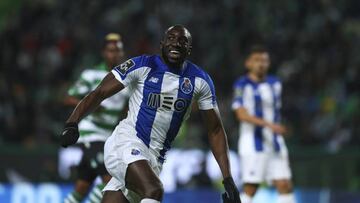 Moussa Marega celebra su gol al Sporting Portugal.