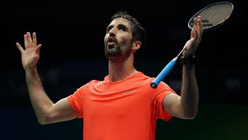 Pablo Abián se lamenta durante un partido en el Mundial de Bádminton de 2018.
