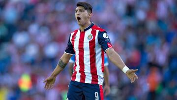 Alan Pulido, Chivas