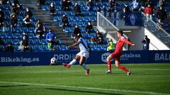 Vinicius Tanque remata ante Pipe el segundo gol del CD Atl&eacute;tico Baleares frente al CD Las Rozas, partido disputado en el Estadi Balear.