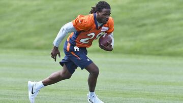 Jamaal Charles correrá ante los Packers para salvar su trabajo