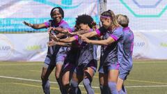 Jugadoras del Madrid CFF celebran un gol