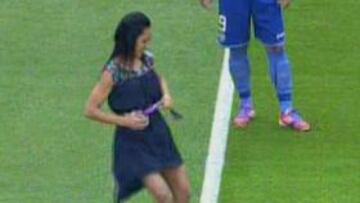 La taekwondista mallorquina, plata en los Juegos Olímpicos de Londres 2012, fue la encargada de hacer el saque de honor en el Estadio Bernabéu, inaugurando así el encuentro Real Madrid- Valencia.