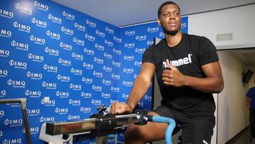 Inglis, en pleno reconocimiento médico