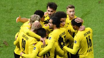 Soccer Football - Bundesliga - Hertha BSC v Borussia Dortmund - Olympiastadion, Berlin, Germany - November 21, 2020 Borussia Dortmund's Erling Braut Haaland celebrates scoring their third goal with teammates REUTERS/Annegret Hilse DFL regulations pro