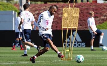 Jupp Heynckes says Arturo Vidal won't be joining Chelsea