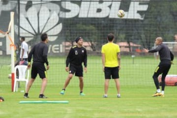 Seijas, el protagonista de la práctica, antes de su último partido en El Campín