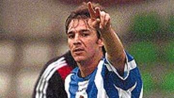 <b>RESIGNADO</B>. Iván Pérez sigue trabajando a la espera de ser inscrito.