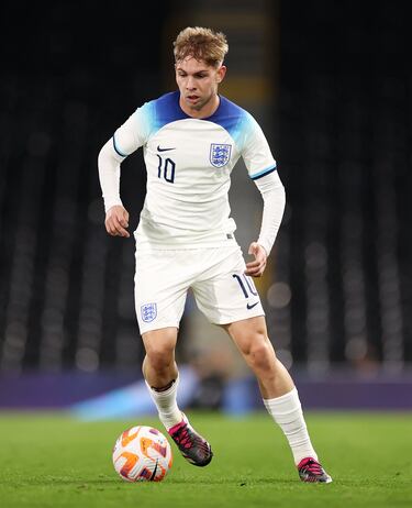 Una lesión en la ingle hizo que se perdiera los primeros tres meses de competición con el Arsenal y luego le fui imposible arrebatarle el puesto a Odegaard. Aun así, uno de los jugadores
ingleses con más talento de los últimos años.