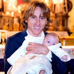 Modric celebra el bautizo navideño de su hija Sofía