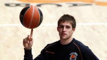 <b>FUTURO. </b>Xavi Rabaseda vive su primera temporada en la ACB.