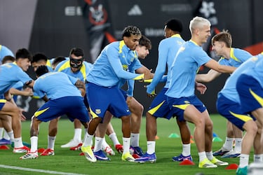 Lamine Yamal y Alejandro Balde durante la sesión de entrenamiento.