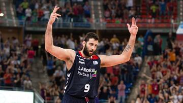 Giannis Bourousis.