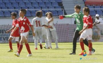 Partido de cuartos de final entre el Santa Fe y el Atlético de Madrid. 
