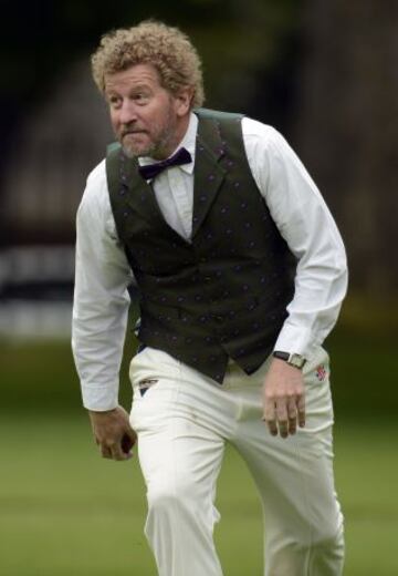 Partido de Críquet Victoriano para conmemorar el 150 aniversario del Almanaque Wisden Cricketers' en la Plaza Vicente en Londres