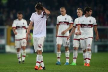 Carlos Bacca anota su cuarto gol con el Milan