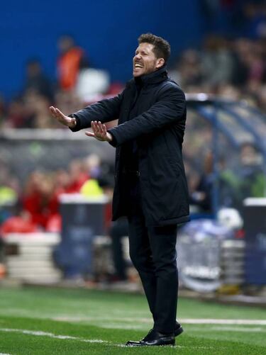Simeone chooses not to risk El Niño, Fernando Torres