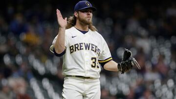 El abridor de los Brewers se llevó el Cy Young de la NL al superar en las votaciones a Zack Wheeler y Max Scherzer.
