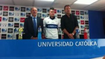 Nicolás Castillo vuelve a la UC tras su paso por el Brujas belga y el Frosinone de la Serie A de Italia.