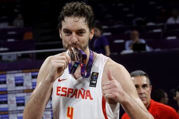 En el Eurobasket de 2017 Pau logr su undcima y por ahora ltima medalla con la Seleccin absoluta. Un bronce que lleg tras perder con Eslovenia en semifinales y superar despus a Rusia.