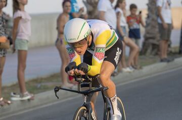 Rohan Dennis coge el primer liderato de la Vuelta a España.