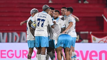 BUENOS AIRES, ARGENTINA - SEPTEMBER 19: Duvan Vergara of Racing Club celebrates with teammates after scoring the team's first goal during a Torneo Clausura Betano 2025 match beween Huracan and Racing Club at Tomas Adolfo Duco Stadium on September 19, 2025 in Buenos Aires, Argentina. (Photo by Rodrigo Valle/Getty Images)