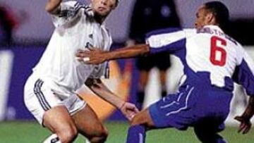 <b>EL GOL DE ZIDANE FUE EL MÁS SEGUIDO.</B> Zizou marcó el tercer tanto de los de Queiroz en Oporto y cuajó un gran partido. Con 7.021.000 espectadores, el suyo fue el gol más visto de un encuentro que sirvió de respiro tanto al Madrid, tras caer en Valencia, como a TVE, tras las bajas audiencias del inicio de Champions.
