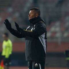 Las dos revelaciones de Almirón tras empate de Colo Colo: “En total son...”