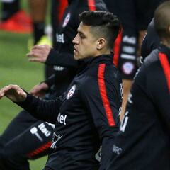 Rueda sorprende con los retornos de Mena y Gutiérrez