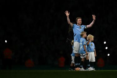Kevin De Bruyne se despide del Etihad y recibe un caluroso homenaje tras 10 temporadas en el Manchester City.