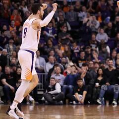 Ricky Rubio (21+8) mete un triple clave y saca del lío a los Suns