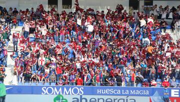 Aficionados del Huesca en El Alcoraz.