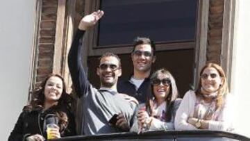 <b>EN LA MASCLETÀ. </b>El Femenino estuvo invitado en el balcón del Ayuntamiento y jugadores como Iborra, Juanfran, Keylor y Juanlu estuvieron en el de Brassa de Mar.