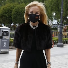 Carmen Lomana, firme con su crítica hacia Julia Janeiro: "A estas niñas hay que enseñarles a vestirse"