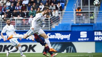 EIBAR, SPAIN - MARCH 10: Cristiano Ronaldo of Real Madrid scoring his team's second goal during the La Liga match between SD Eibar and Real Madrid at Ipurua Municipal Stadium on March 10, 2018 in Eibar, Spain . (Photo by Juan Manuel Serrano Arce/Ge