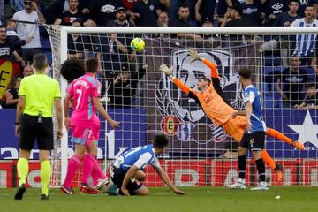 El golazo de Melamed a Osasuna. /Gorka Leiza