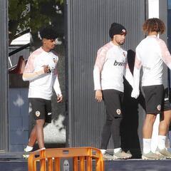 Garay no entrena y enciende las alarmas; Coquelín, con el grupo