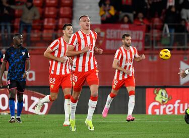 El Almería cede a Marezi al FC Alverca