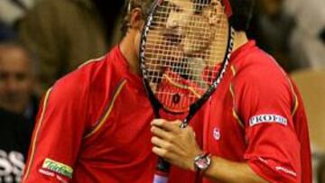 <b>IMPOTENTES. </B>Juan Carlos Ferrero y Tommy Robredo no han tenido ninguna opción frente a los hermanos Bryan.