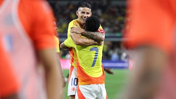 ARLINGTON, TEXAS - OCTOBER 11: Luis Diaz #7 of Colombia celebrates with teammate James Rodriguez #10 after scoring the team's second goal during an international friendly match between Mexico and Colombia at AT&T Stadium on October 11, 2025 in Arlington, Texas. Omar Vega/Getty Images/AFP (Photo by Omar Vega / GETTY IMAGES NORTH AMERICA / Getty Images via AFP)