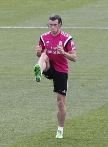 4 - El puntero galés Gareth Bale aparece en la cuarta posición del ranking Forbes. El jugador del Real Madrid figura con 34.9 millones de dólares en ganancias.