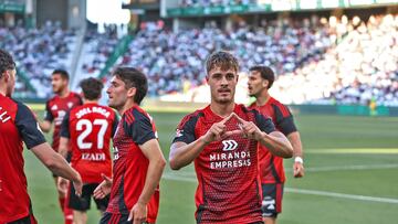 El Mirandés sueña con el ascenso directo, puesto que ocupa en este momento tras su victoria in extremis ante el Córdoba. Hugo Rincón marcó el primer gol de su equipo con un soberano tanto. Remate de primeras y con el interior, que entró por toda la escuadra.