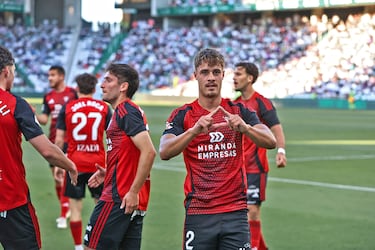 El Mirandés sueña con el ascenso directo, puesto que ocupa en este momento tras su victoria in extremis ante el Córdoba. Hugo Rincón marcó el primer gol de su equipo con un soberano tanto. Remate de primeras y con el interior, que entró por toda la escuadra.